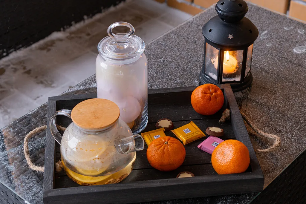 Таун-хаус в современном районе частной застройки