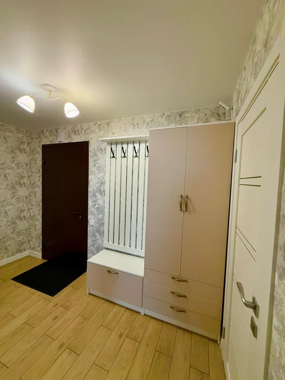 Современная квартира с большой кухней-гостиной