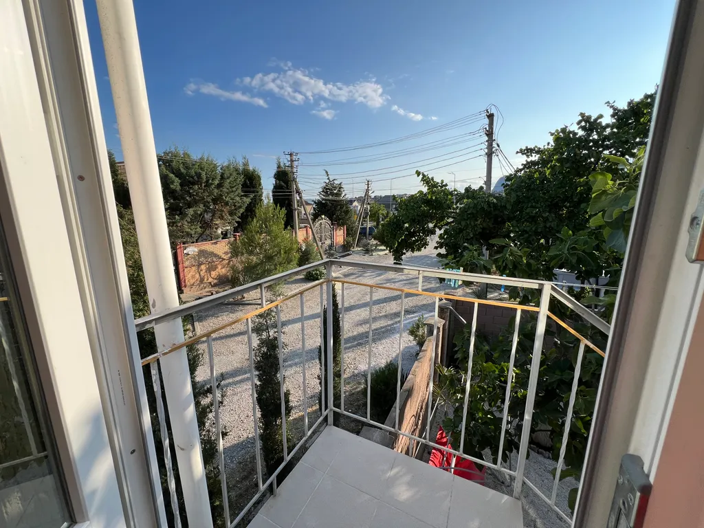 Двухкомнатный дом с кухней на 2 этаже