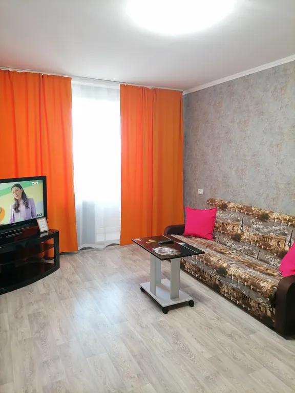 Чистая двухкомнатная квартира на Каштаке