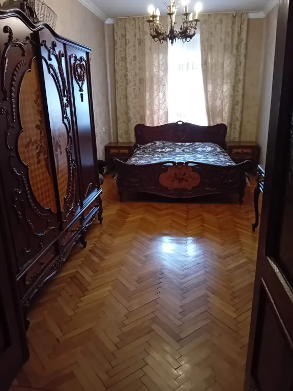 Квартира 3-комнатная квартира — Сухум