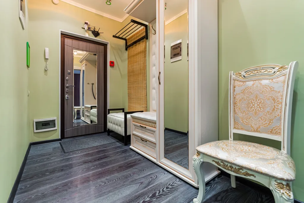 Уютная двухкомнатная квартира рядом с метро и видом на набережную