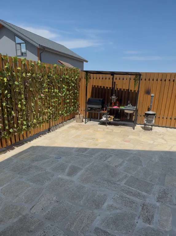 Дом у моря с видом на море