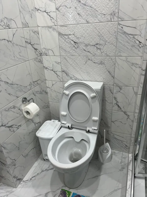 Эллинг на берегу моря