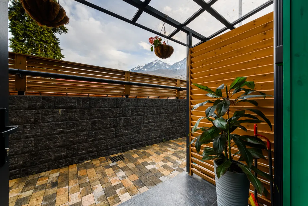 Уютная Студия с террасой Green Oplot Apartments