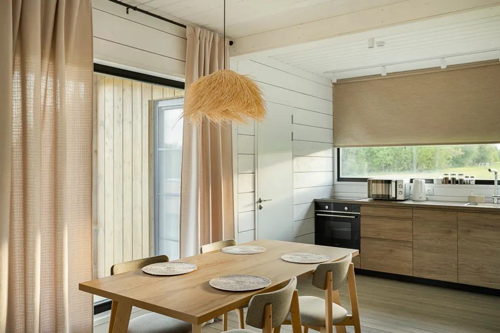 Уютный большой дом с видом на реку