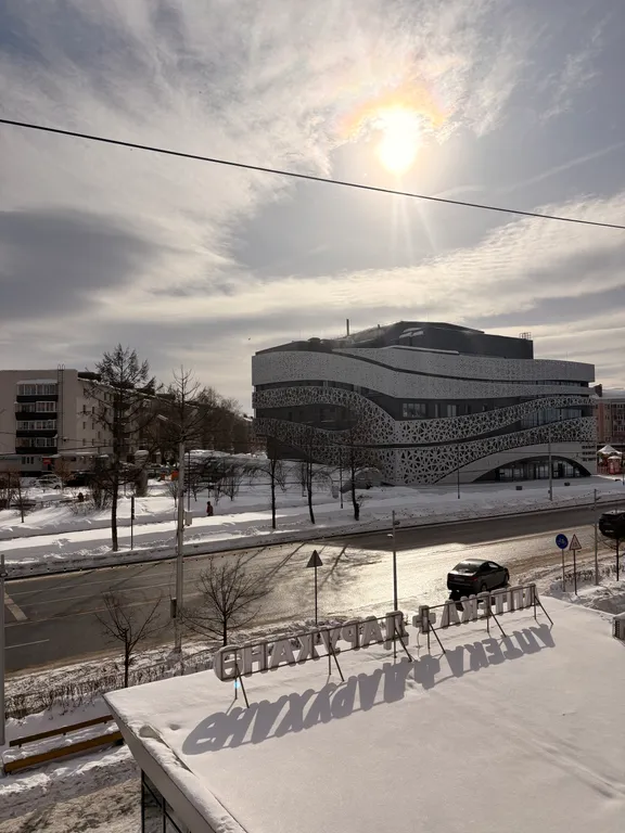 Видовая квартира с панорамным остеклением в центре