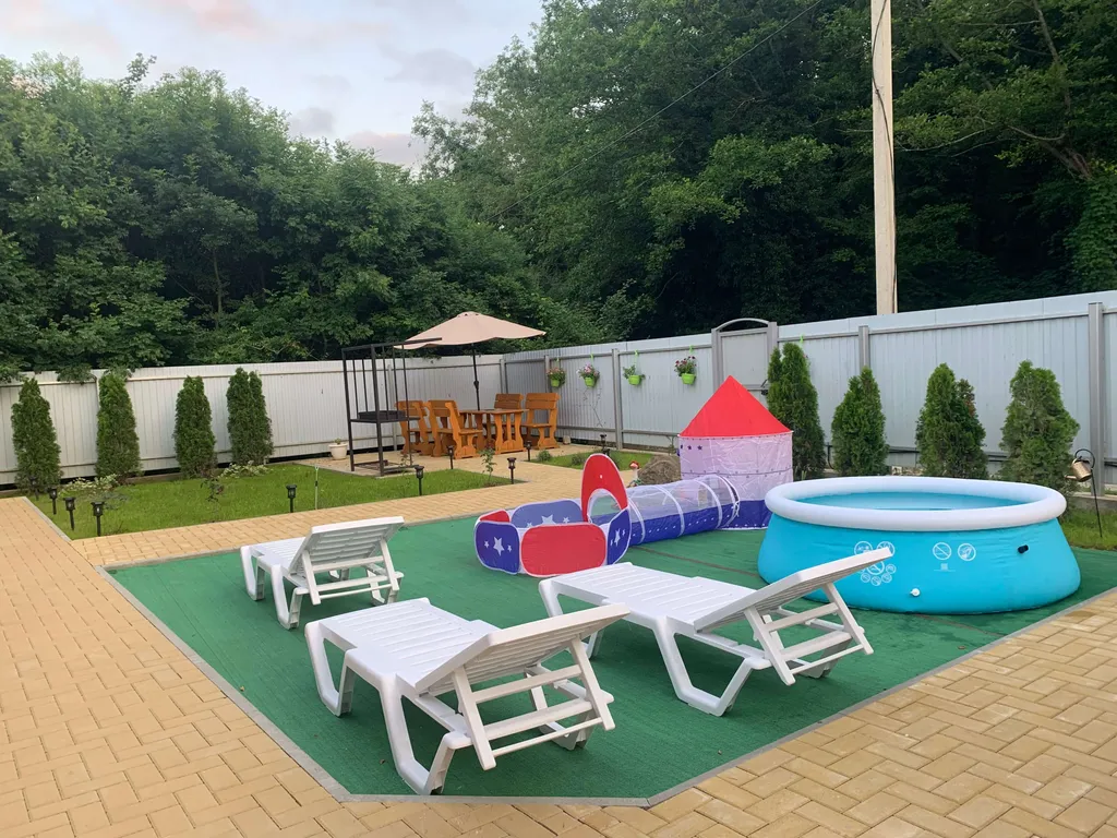 Дом с русской баней, банным чаном, бассейном