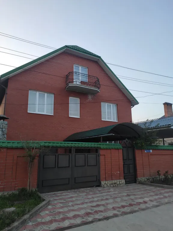 Уютный просторный дом на Крутой