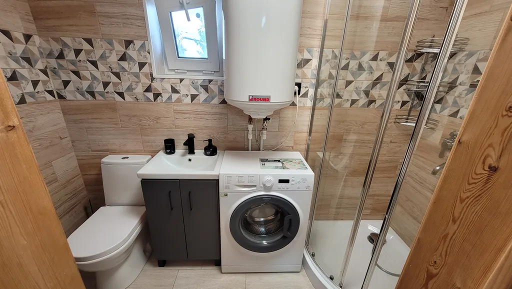 Апартаменты 2-х комнатные. Половина дома с отдельным входом