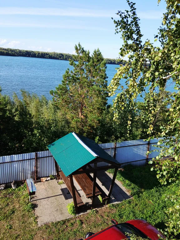 Домик у реки