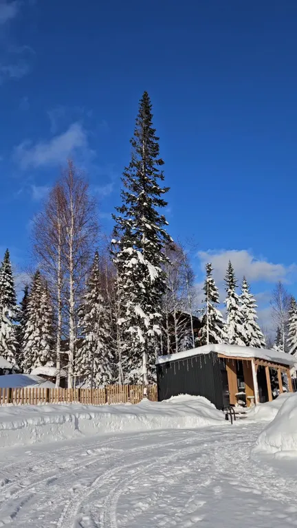 Таунхаус с видом на гору Зелёная