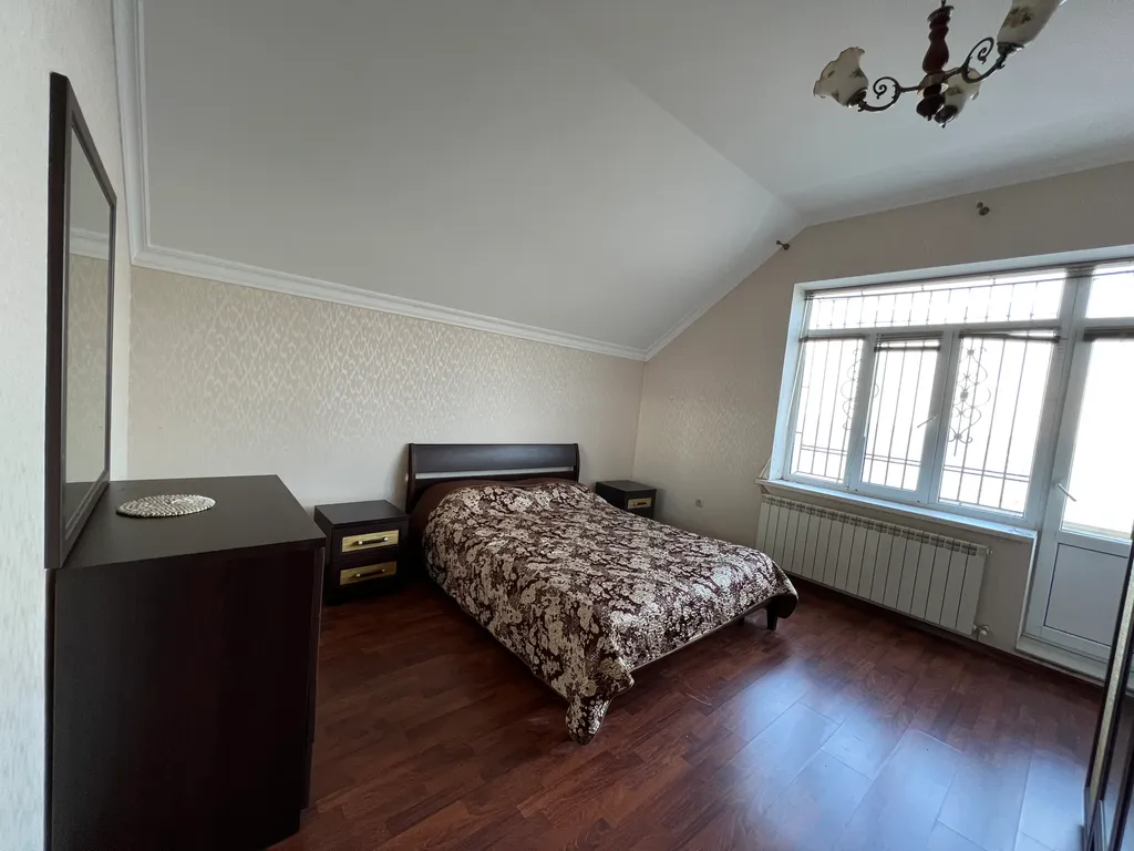 Большой дом в 10 метрах от моря