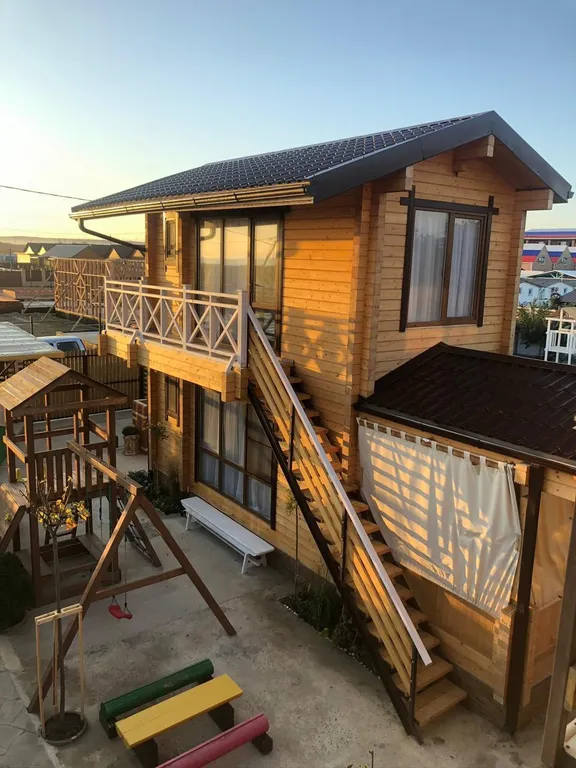 Коттедж Дом 1 с бассейном и питанием, первая линия — Кучугуры