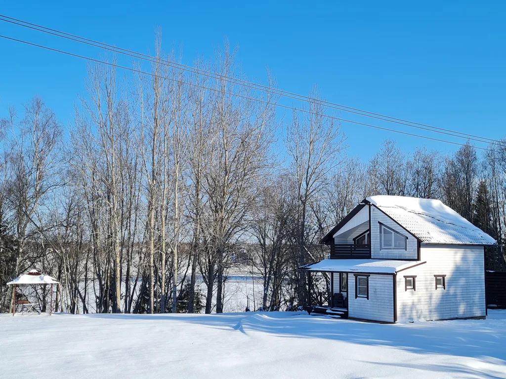 Коттедж Коттеджи у озера — Луга