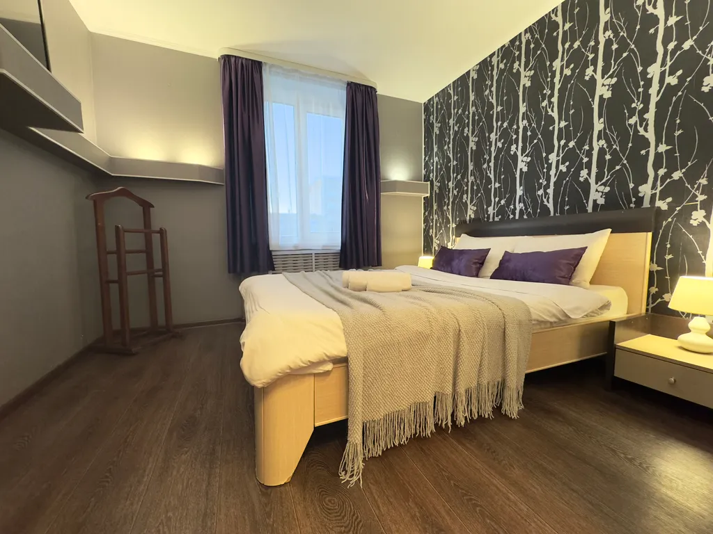 Квартира Люксовая двухкомнатная с авторским освещением — аренда посуточно в Березники