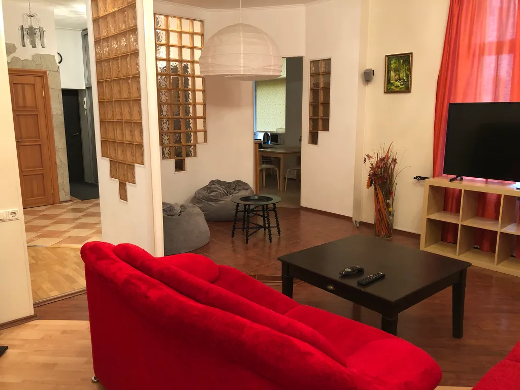 Квартира с эркером и видом на парк Эспланада