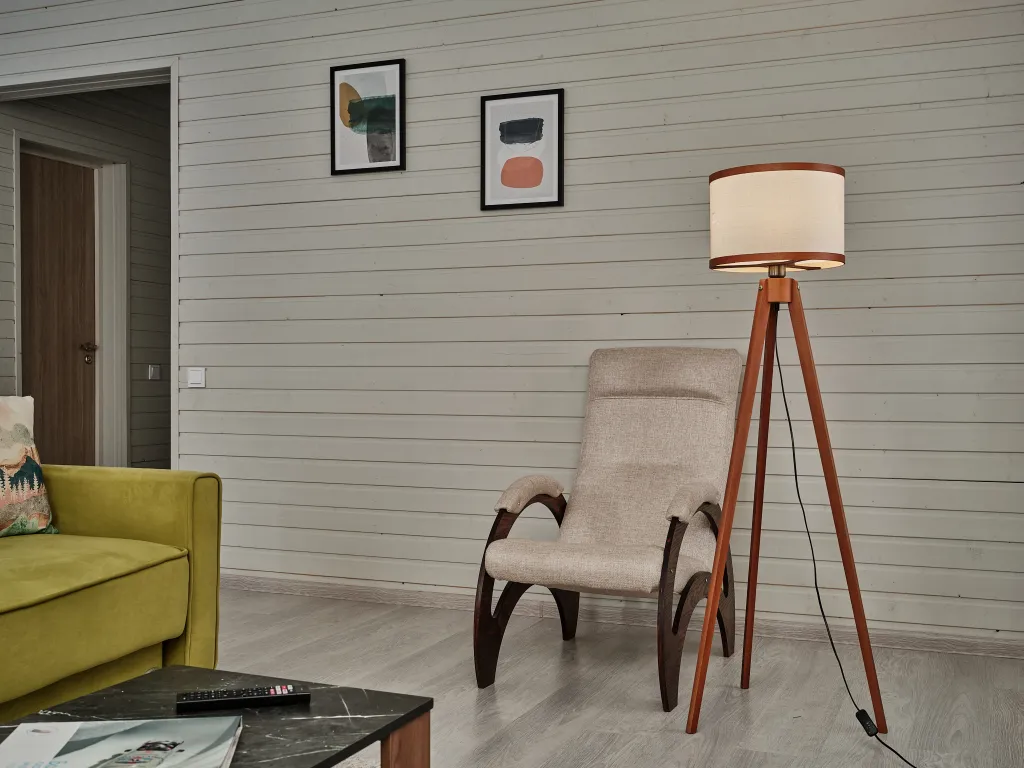 Мгновенный - дом с фотоаппаратом Polaroid