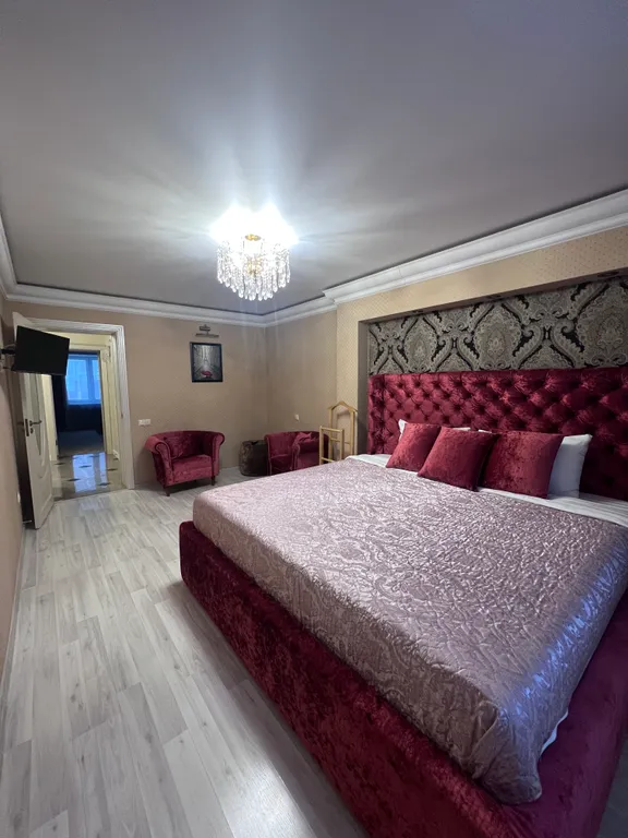 ЦЕНТР.  2 КОМНАТНАЯ КВАРТИРА