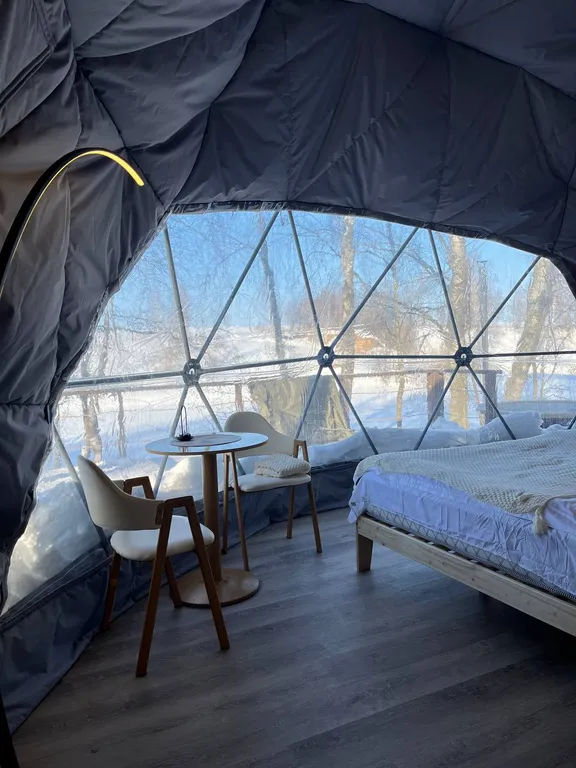 Дом-Сфера на озере