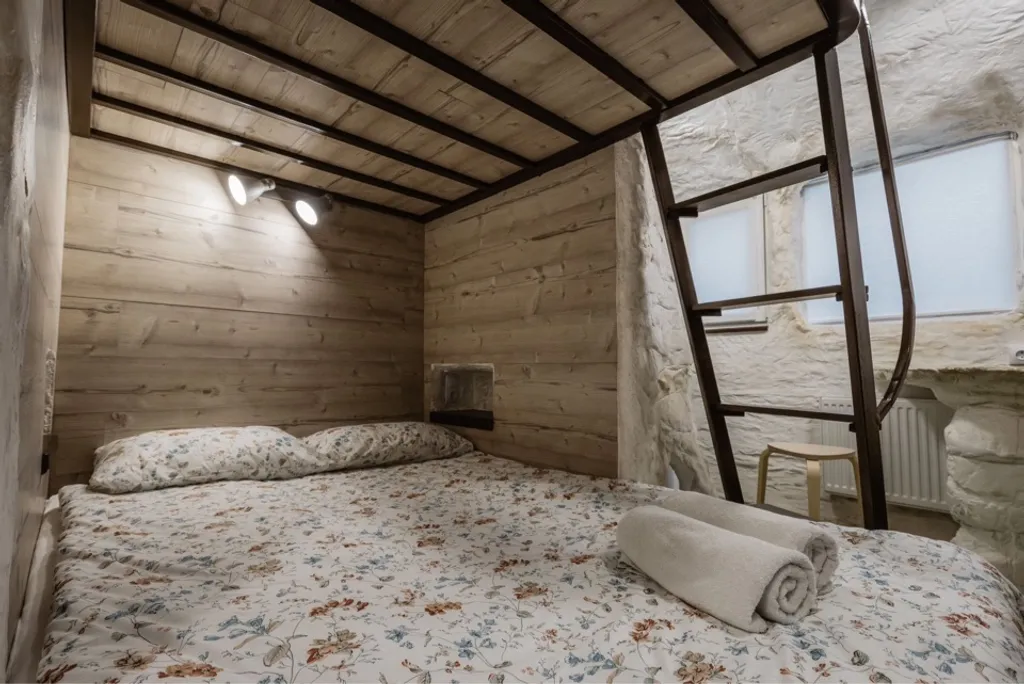 Студия № 6 Пещepа