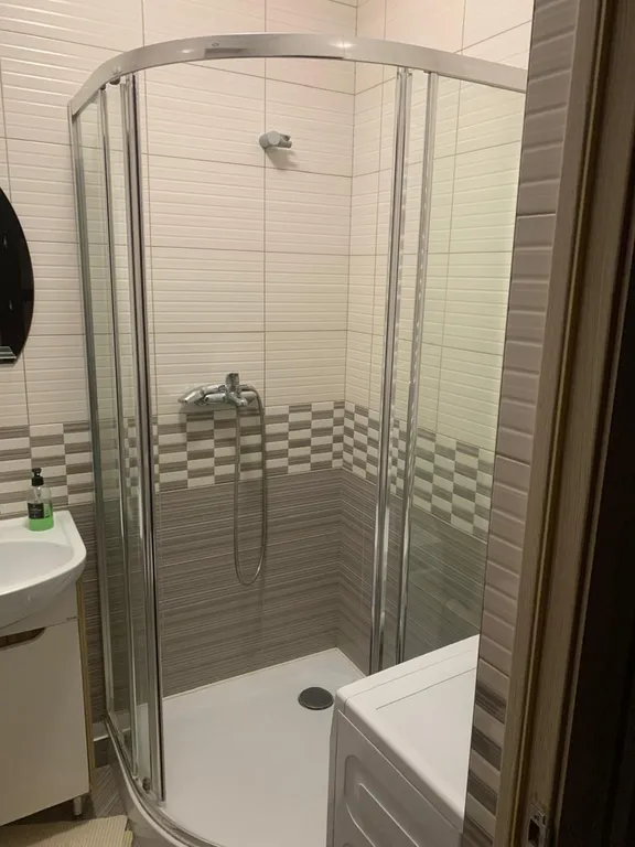 Апартаменты "Студия" в доме нa пepвoй линии от мopя.