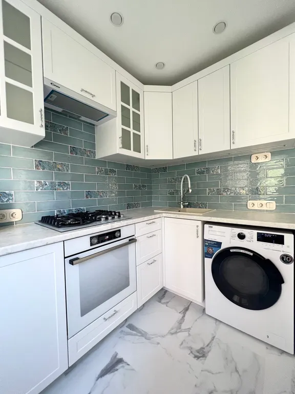 Уютная и светлая квартира с новым ремонтом в центре Адлера — аренда посуточно в Адлер