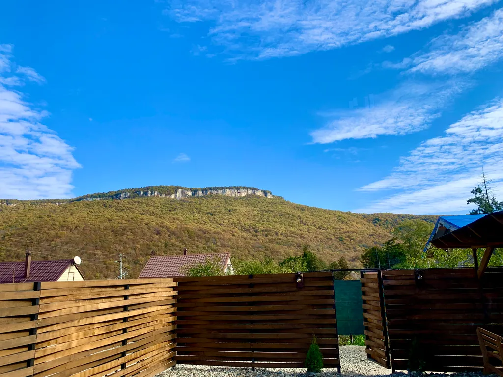 Отдельный домик а-фрейм с бассейном и видом на горы