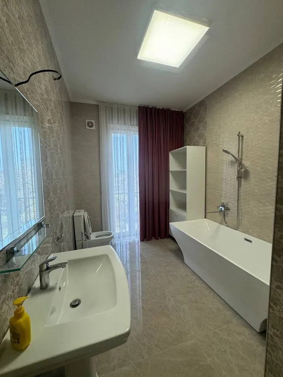 Дом Полюшко с бассейном