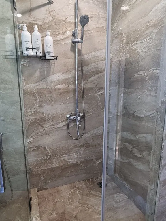 Квартира Трехкомнатная квартира с бассейном и потрясающим видом на море — Сириус