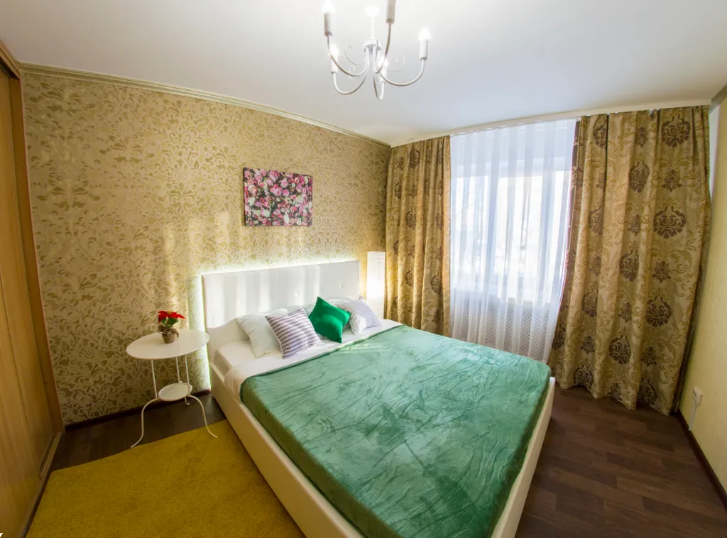 Квартира Уютная квартира с подсветкой рядом с парком — Омск