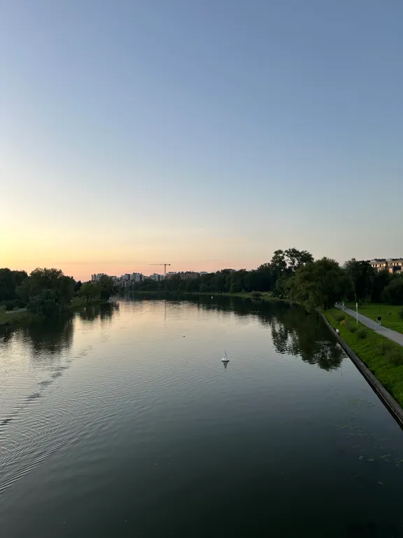 Современные и уютные апартаменты в центре рядом с парком и рекой