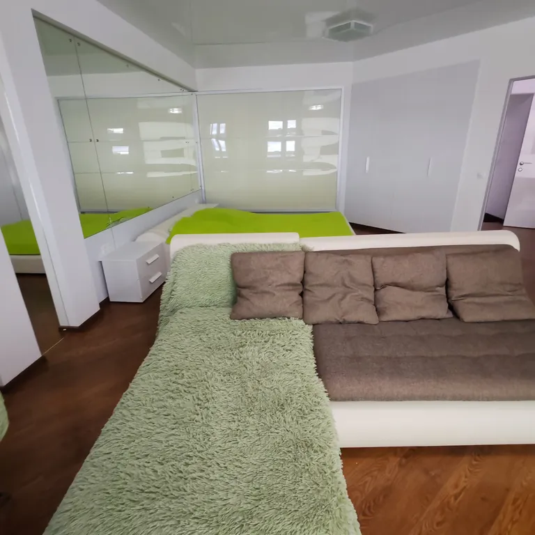 Прекрасная стильная квартира в живописном районе города