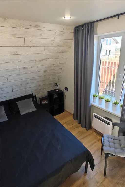 Панорамный домик с теплым бассейном в пяти минутах ходьбы от города