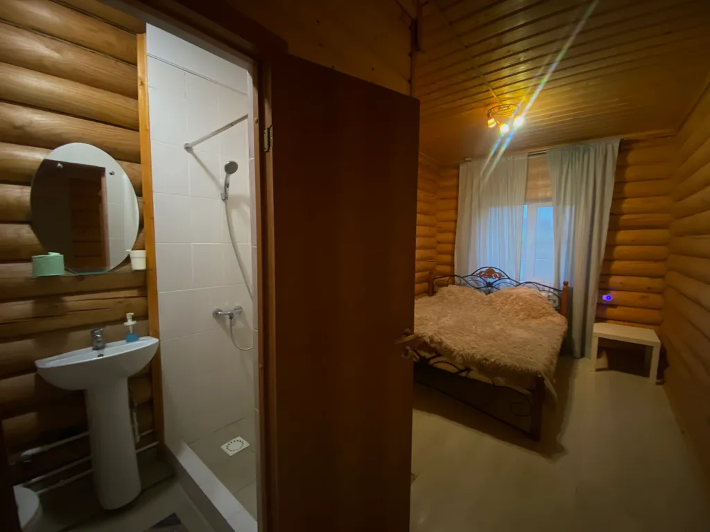 Дом расположен в очень уютном месте