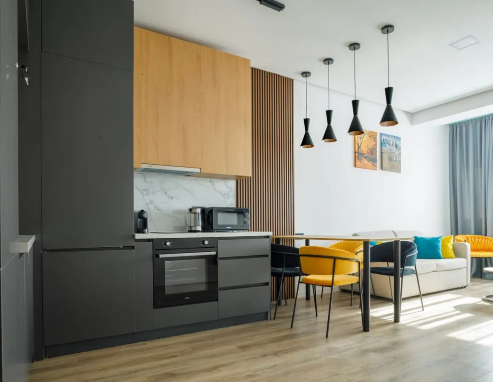 Стильная квартира рядом с метро 300 Арагвинцев