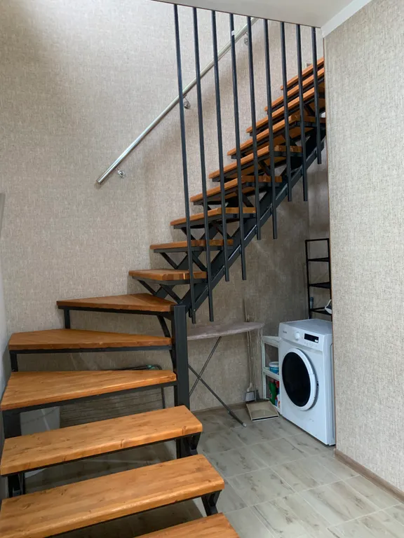 Комфортабельный дом с бассейном с видом на горы