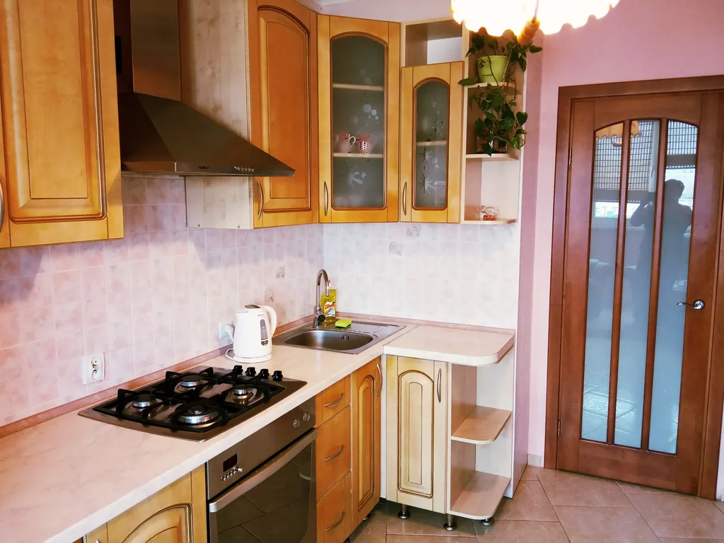 Уютная  большая 3- комнатная квартира рядом с центром