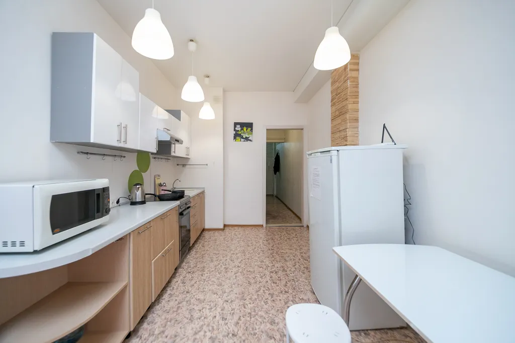 Большая студия с потолками 3 метра и Smart TV