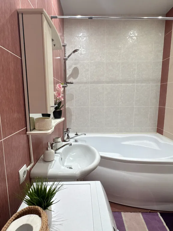 Апартаменты на 10 этаже с хорошим видом из окна