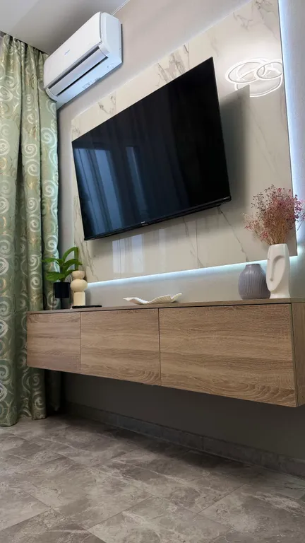 Уютная видовая современная квартира