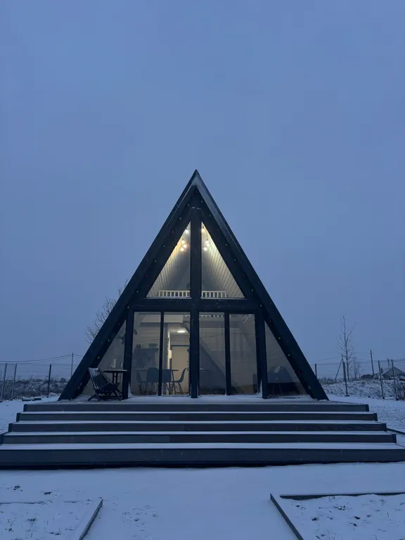 Дом a-frame для романтического уединения