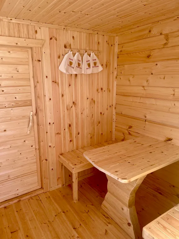 Дом A-frame с сибирским чаном на бревнах