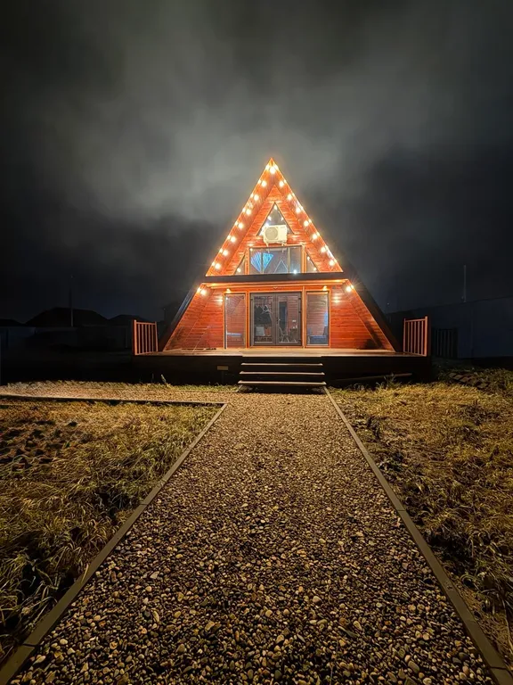 Уютный домик А-Фрейм с террасой и мангальной зоной