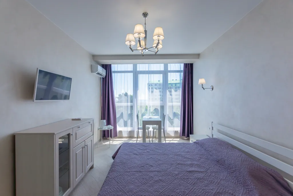 Квартира Квартира Комфортная, светлая, уютная студия. Шаговой 150-300метров к набережной — Алушта