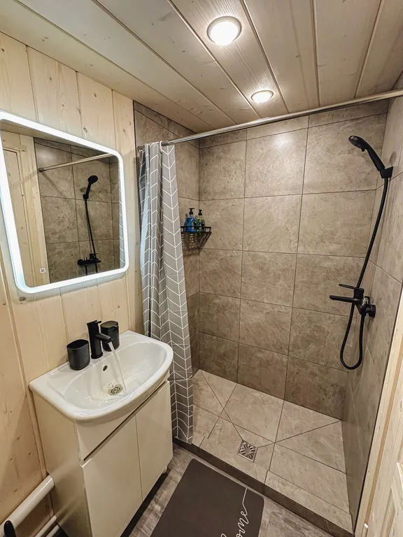 Глемпинг у реки