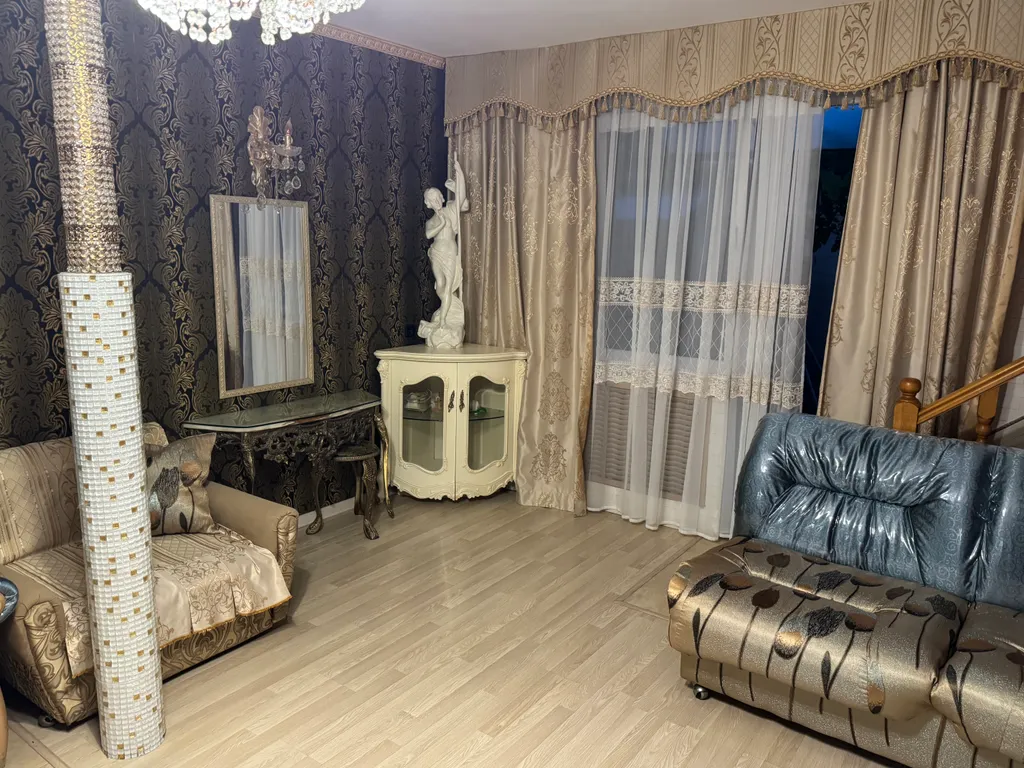 Коттедж 5-комнатный Дом — Евпатория