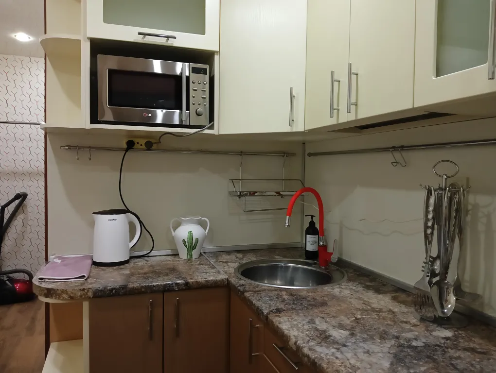 Ваш Рантье на Книповича 19 рядом с Cosmos