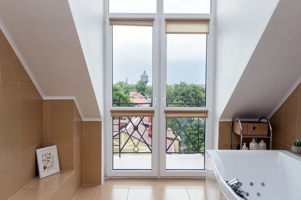 Квартира 3-комнатные апартаменты в центре — Зеленоградск