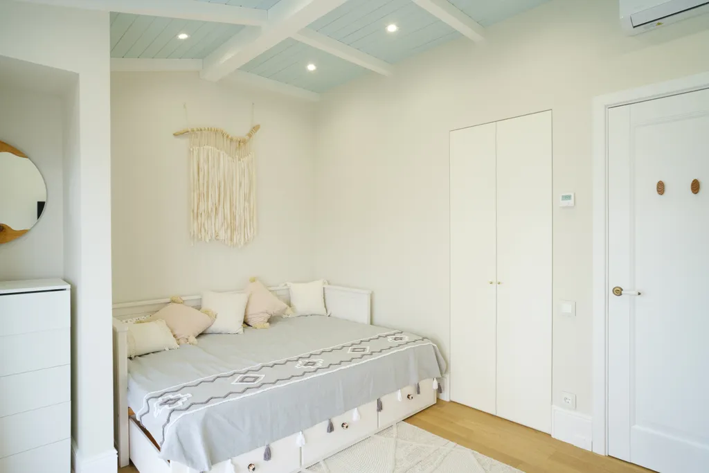 Семейный дом с территорией и видом на море